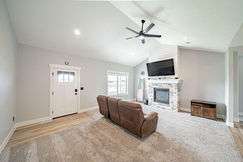 164 N 4039 E Property Photo 11