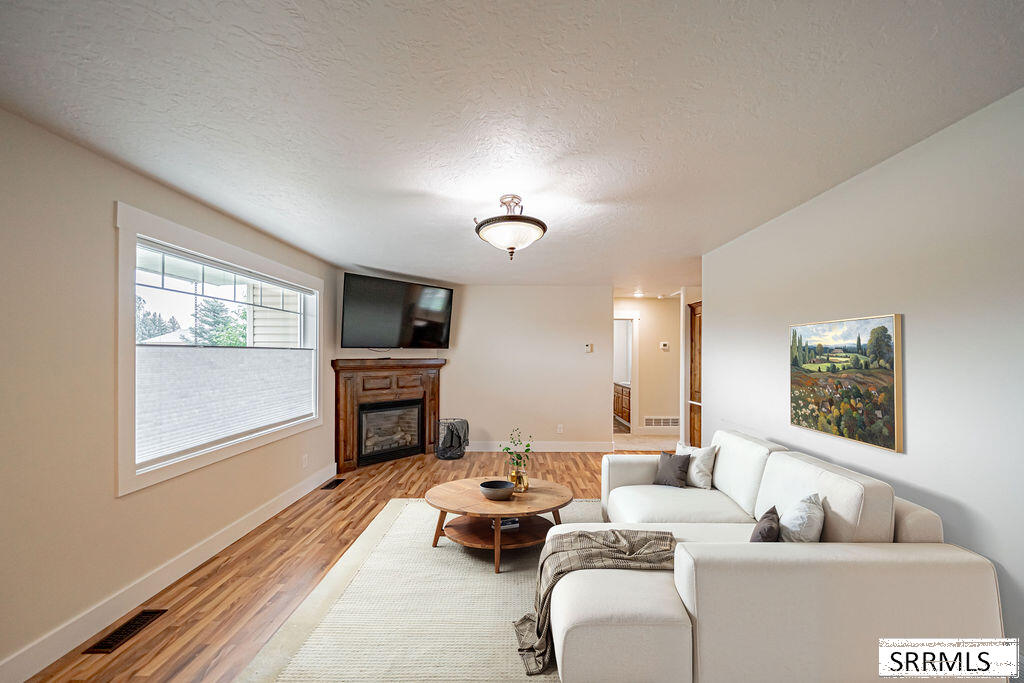1079 N 2700 W Property Photo 5