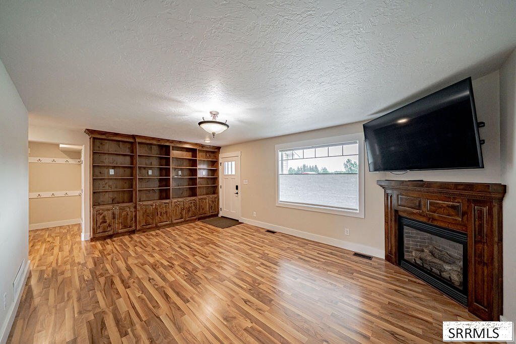 1079 N 2700 W Property Photo 10