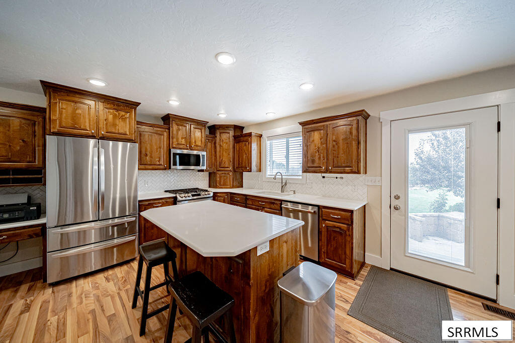 1079 N 2700 W Property Photo 14