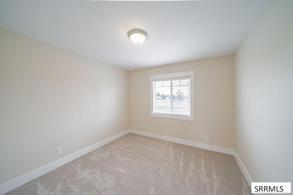 1079 N 2700 W Property Photo 35