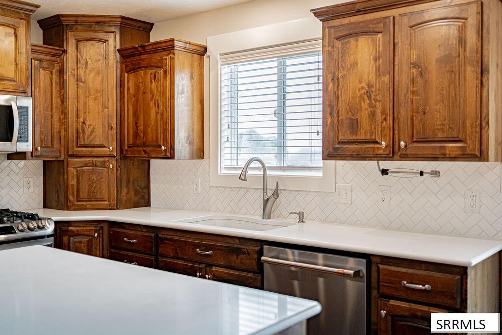 1079 N 2700 W Property Photo 55