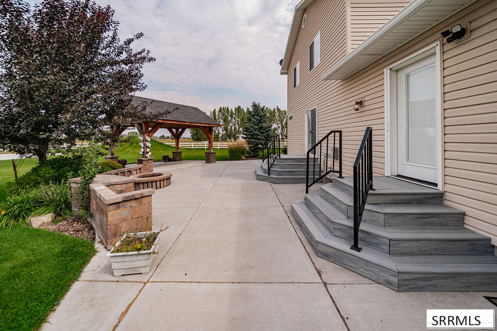 1079 N 2700 W Property Photo 58