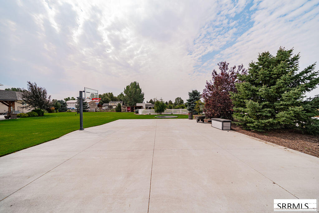 1079 N 2700 W Property Photo 65