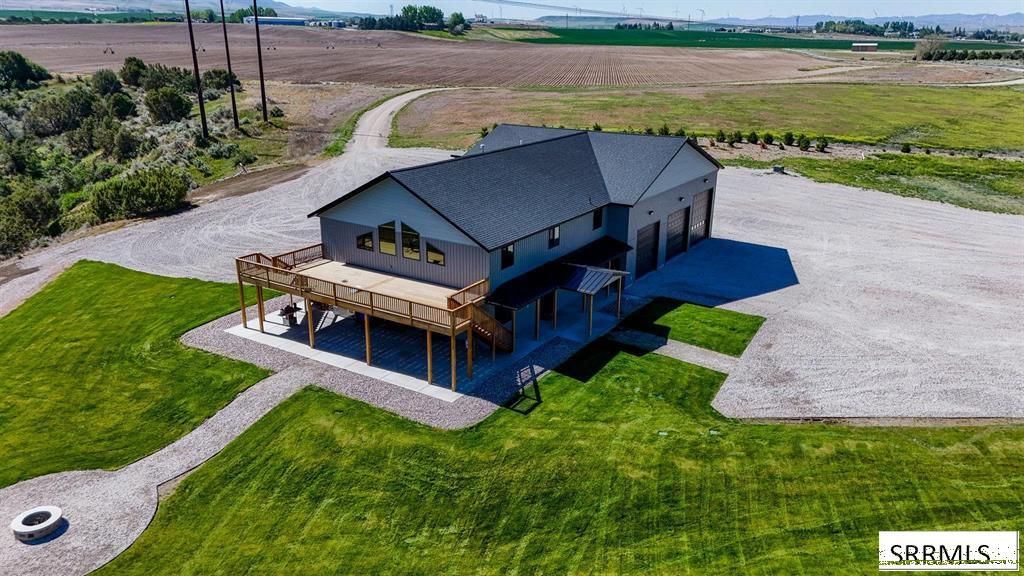 305 Snake River Drive Property Photo 2