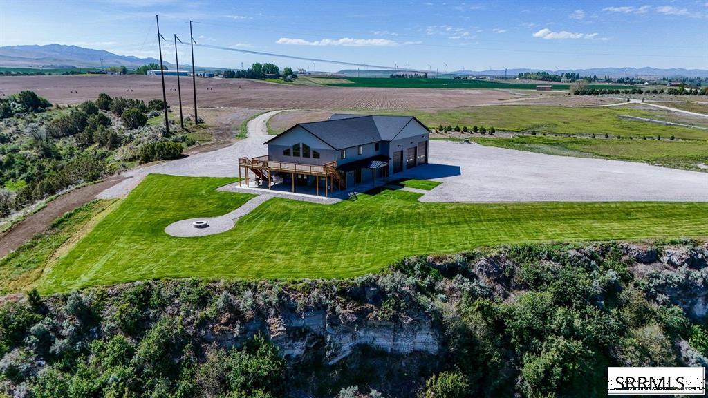 305 Snake River Drive Property Photo 8
