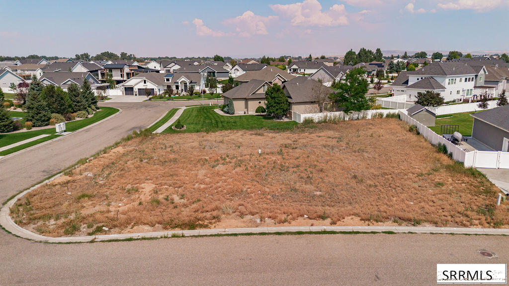 5004 Eaglewood Drive Property Photo 2