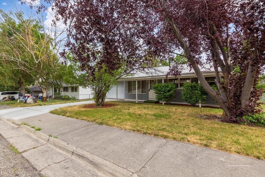 469 Linden Avenue Property Photo 2