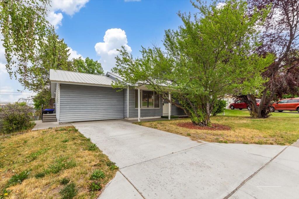 469 Linden Avenue Property Photo 3