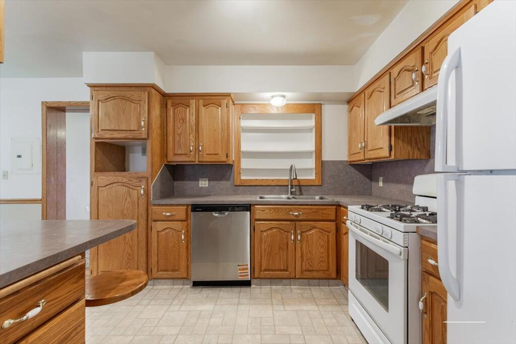 469 Linden Avenue Property Photo 11