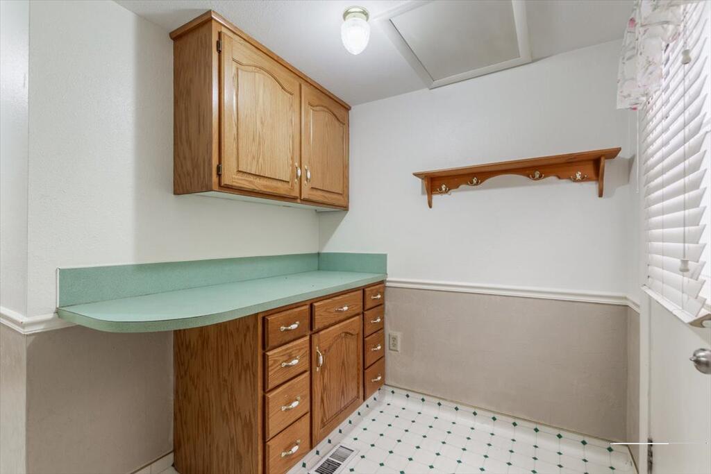 469 Linden Avenue Property Photo 12
