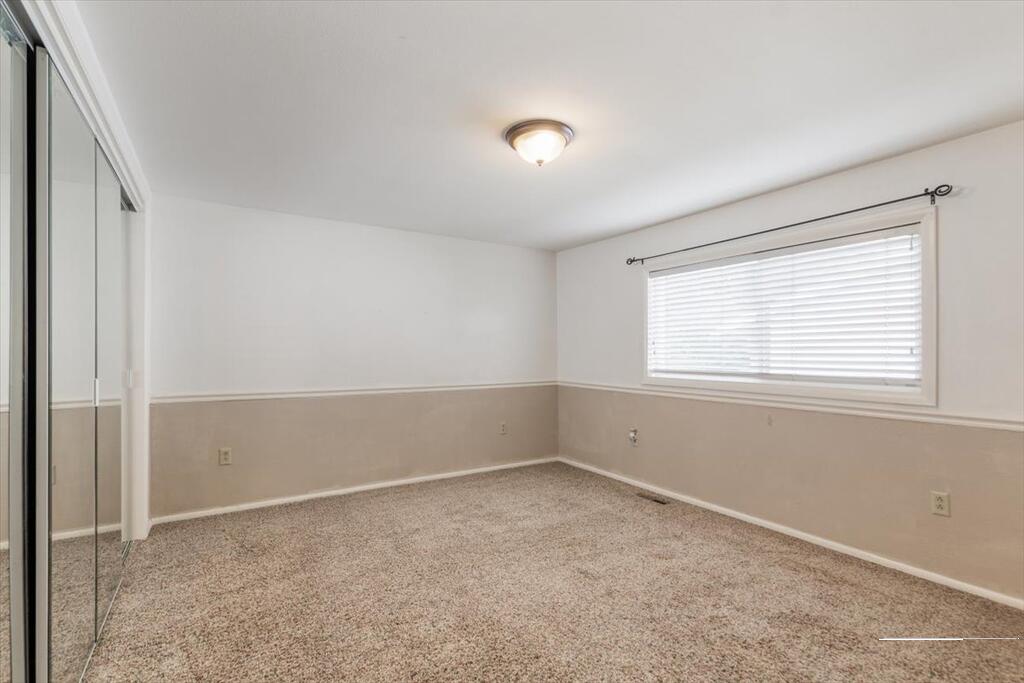 469 Linden Avenue Property Photo 13