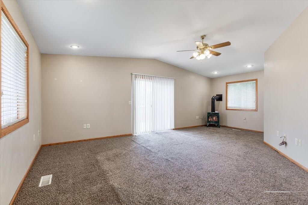 469 Linden Avenue Property Photo 16