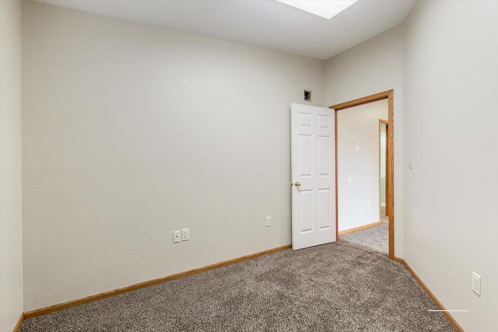 469 Linden Avenue Property Photo 19