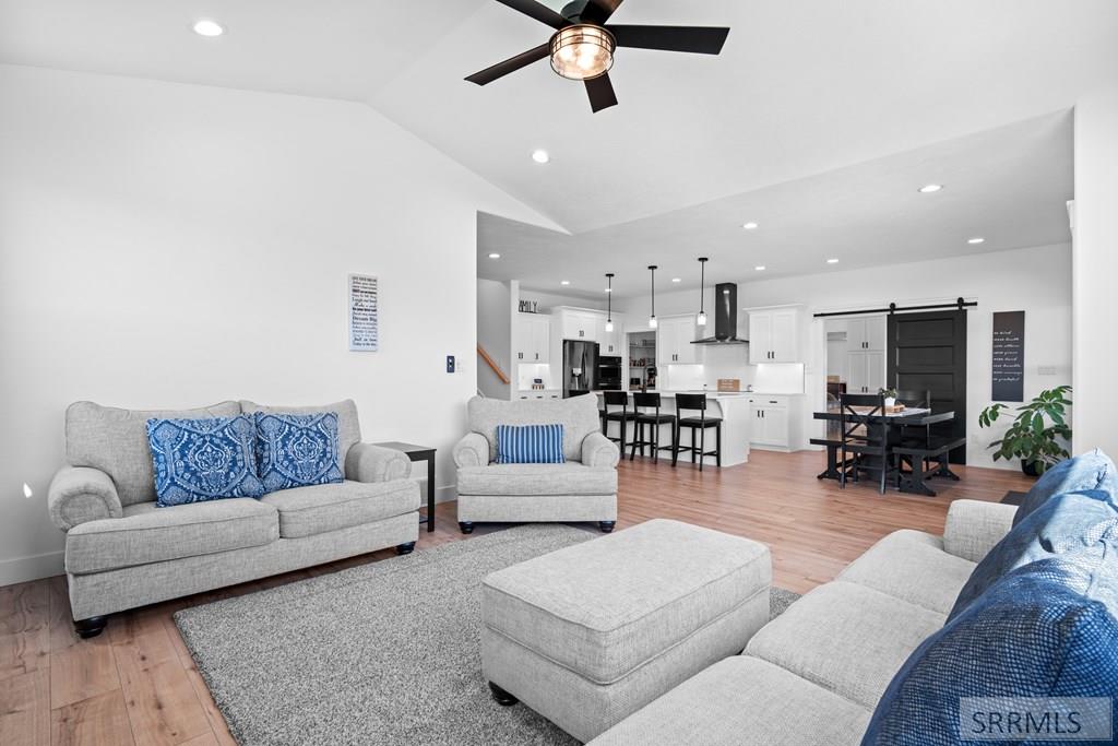 248 S River Run Court Property Photo 26