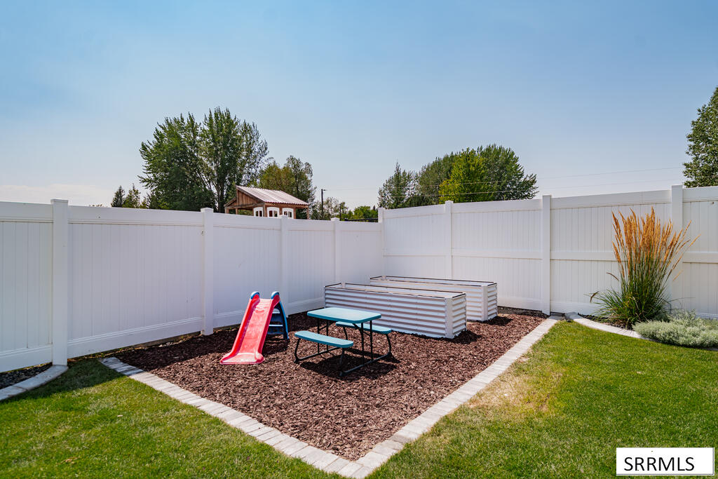 1462 N 805 E Property Photo 38
