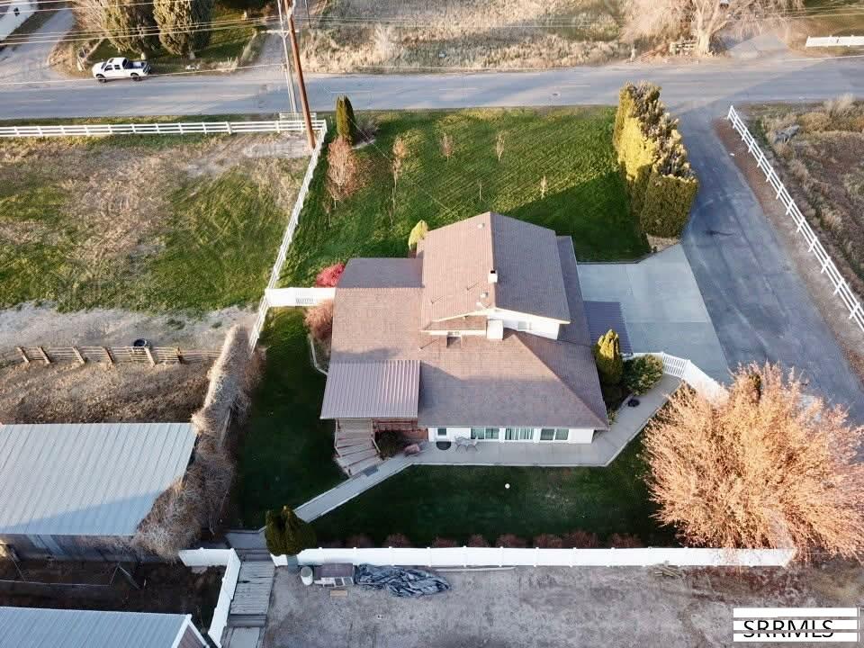 1622 Riverton Road Property Photo 3