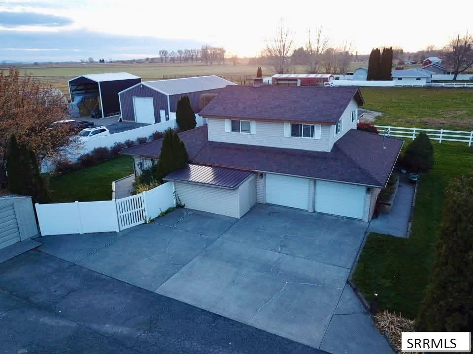 1622 Riverton Road Property Photo 4