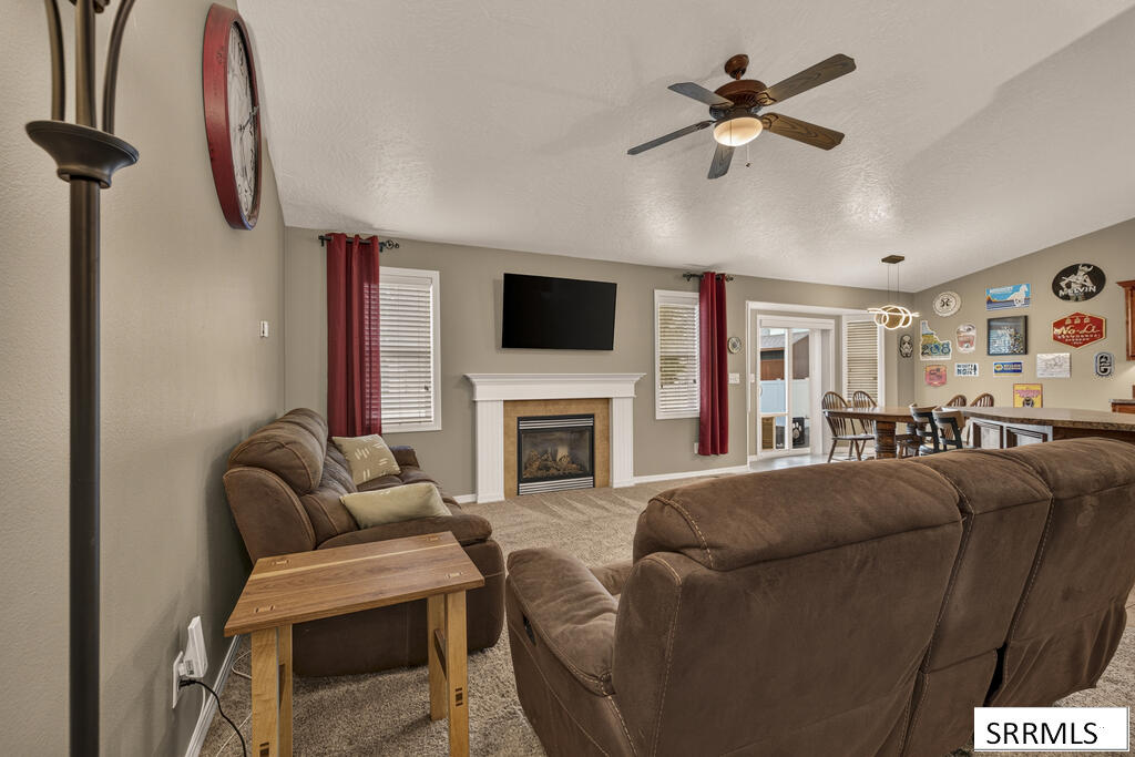 2710 Doris Circle Property Photo 4