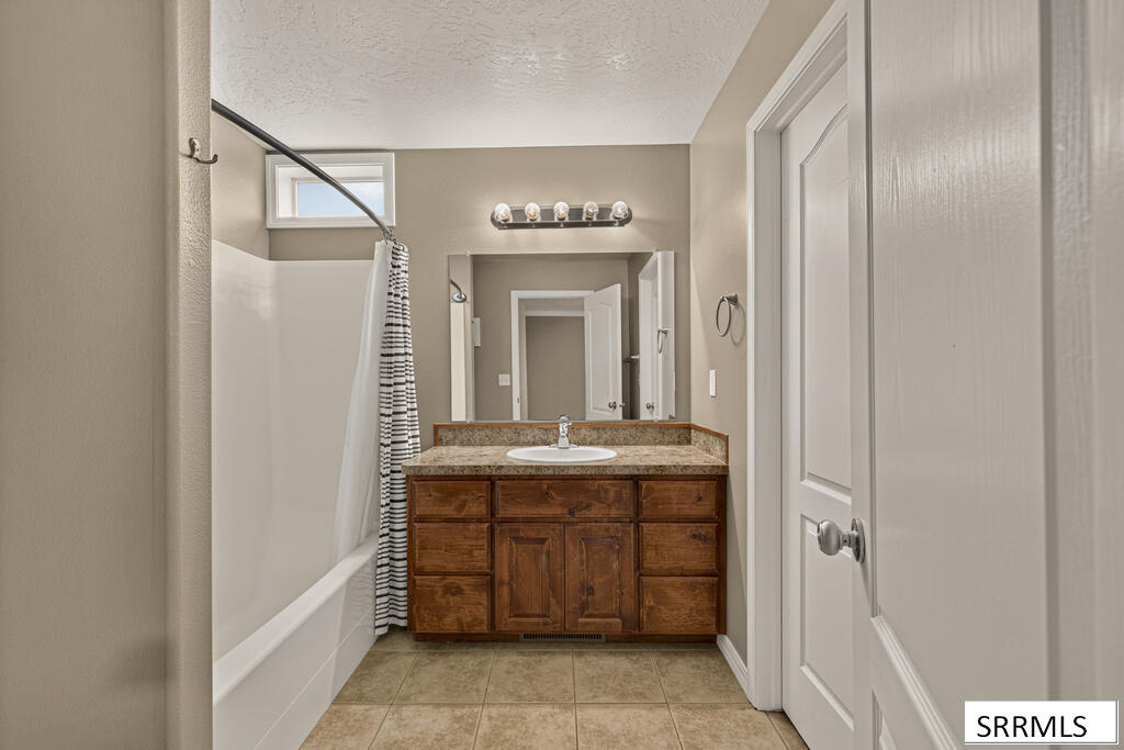 2710 Doris Circle Property Photo 14