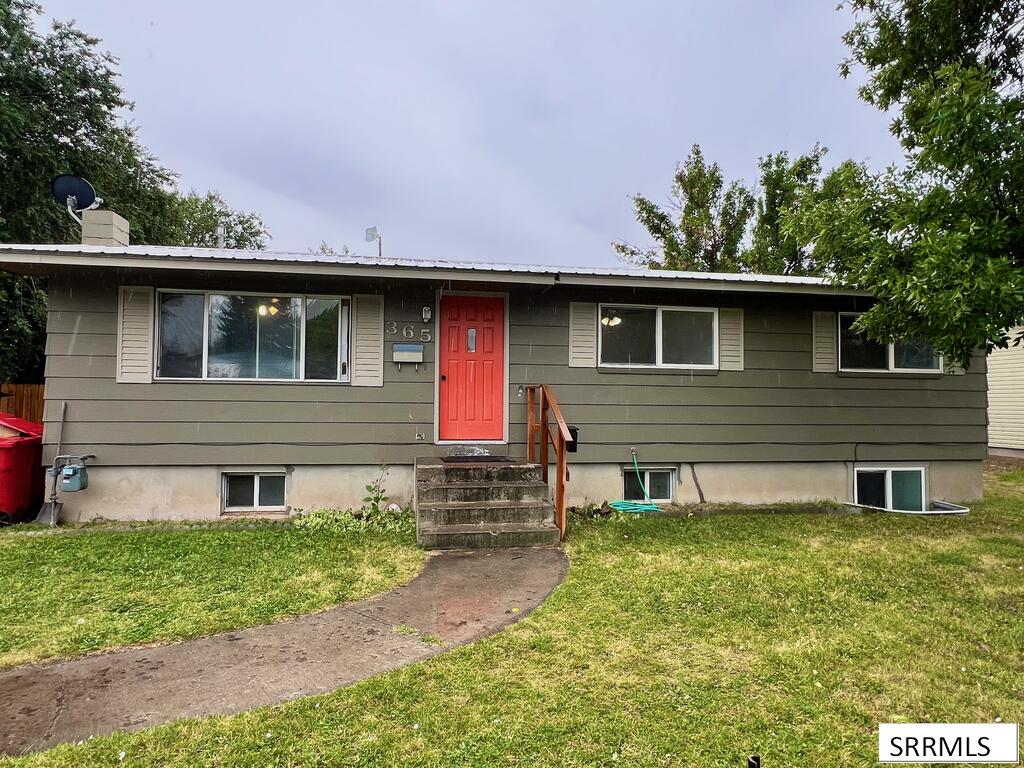 365 W 1 S Property Photo 1