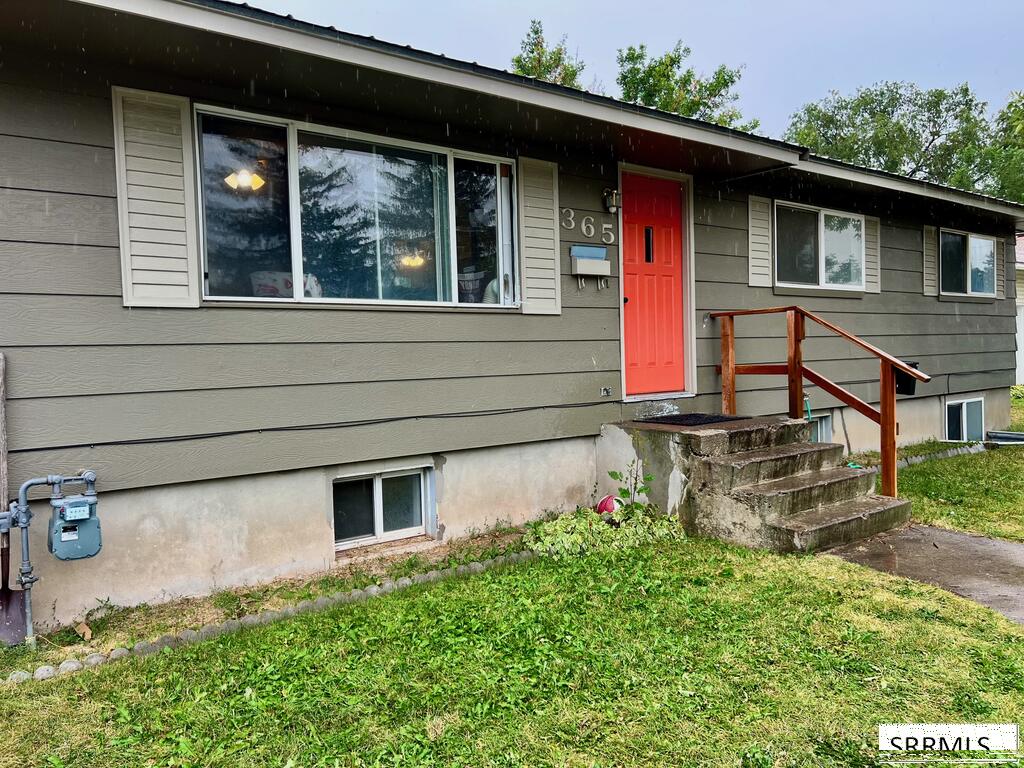 365 W 1 S Property Photo 2