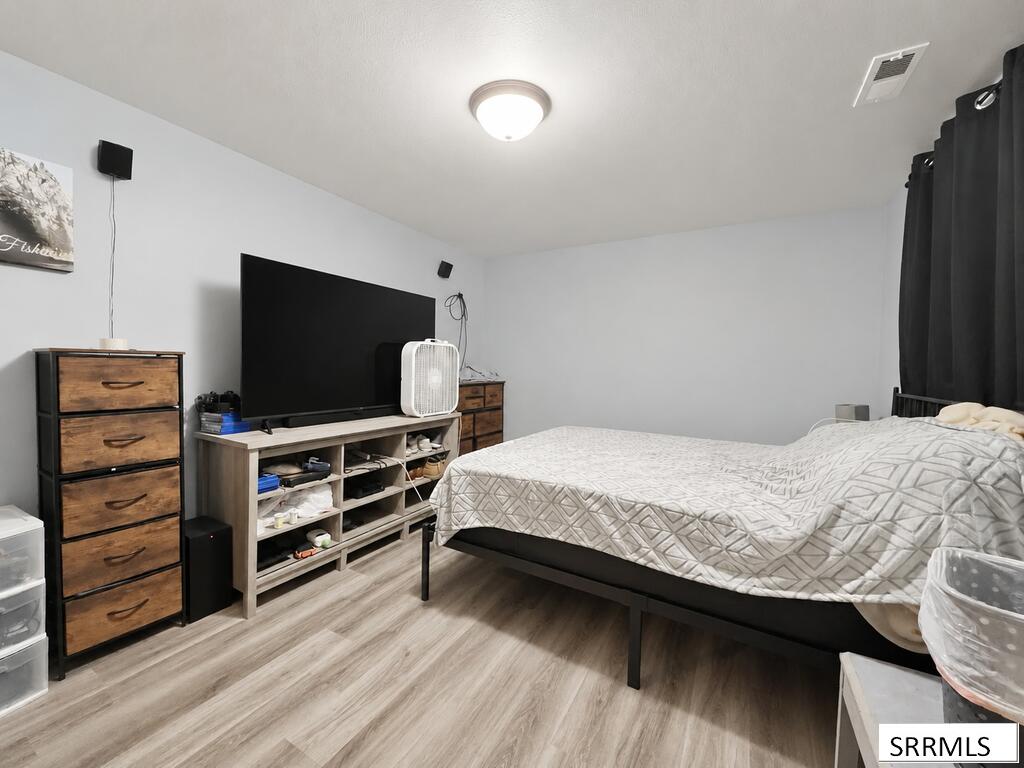 365 W 1 S Property Photo 21