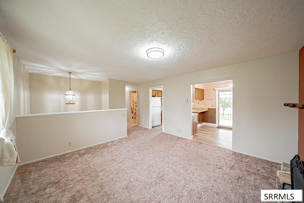 6764 Jennifer Lane Property Photo 6