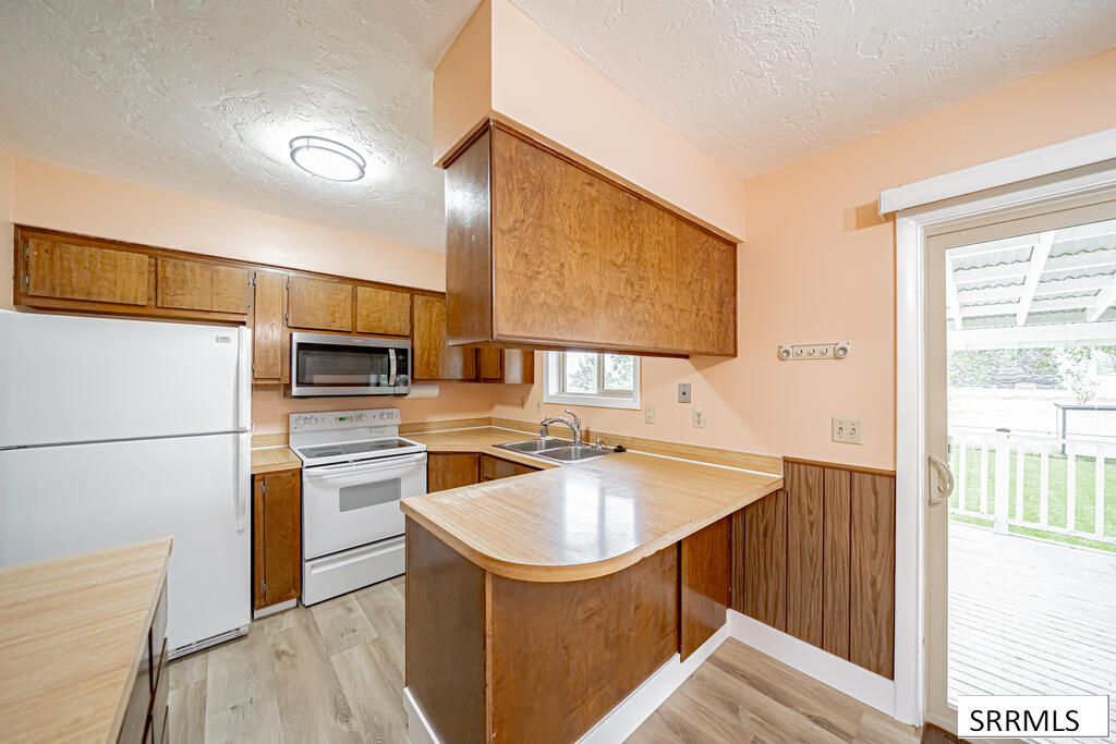 6764 Jennifer Lane Property Photo 10