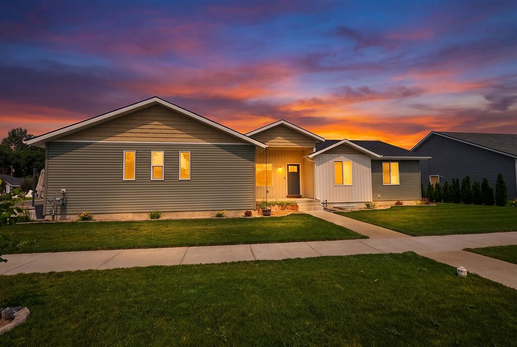 1132 Harris Loop Property Photo 1