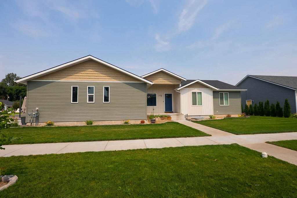 1132 Harris Loop Property Photo 2