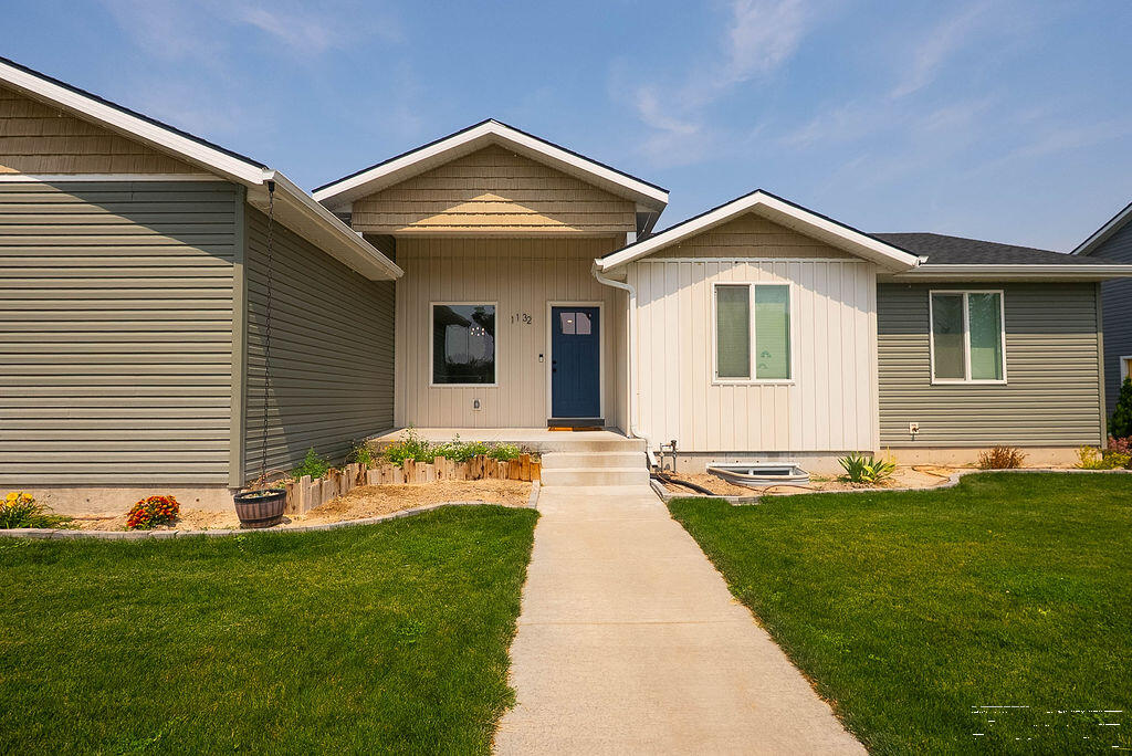 1132 Harris Loop Property Photo 6