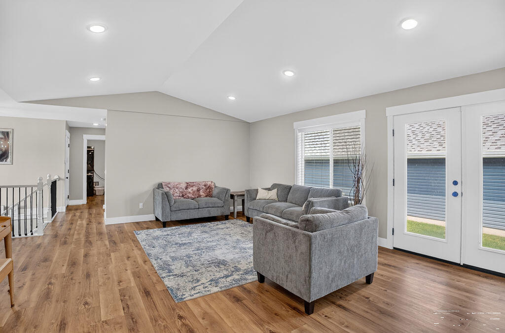 1132 Harris Loop Property Photo 9