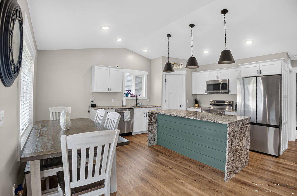 1132 Harris Loop Property Photo 13