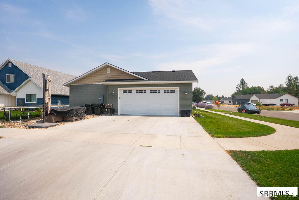1132 Harris Loop Property Photo 41