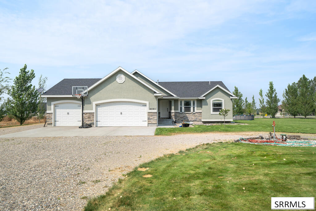 4041 E 235 N Property Photo 1