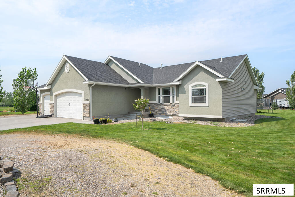 4041 E 235 N Property Photo 4