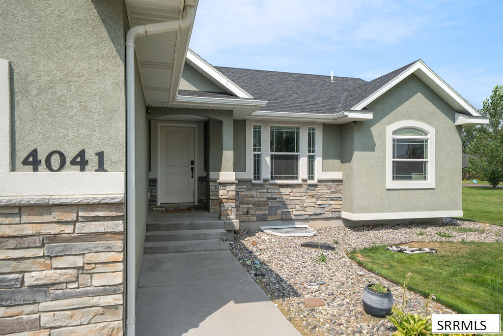4041 E 235 N Property Photo 6