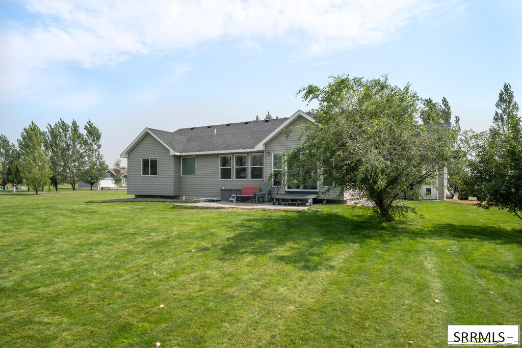 4041 E 235 N Property Photo 10
