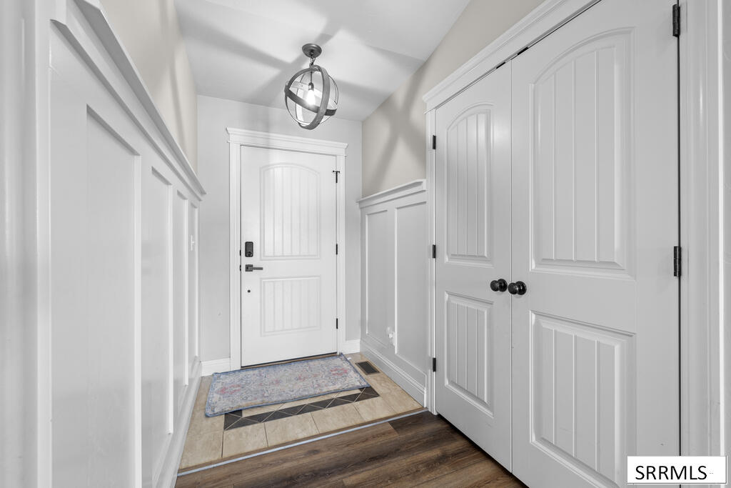 4041 E 235 N Property Photo 14