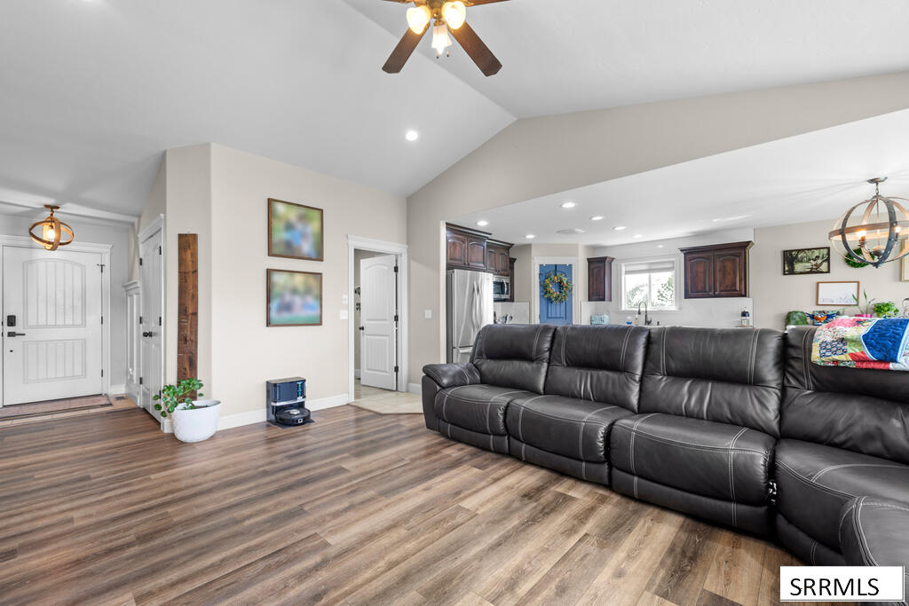 4041 E 235 N Property Photo 17