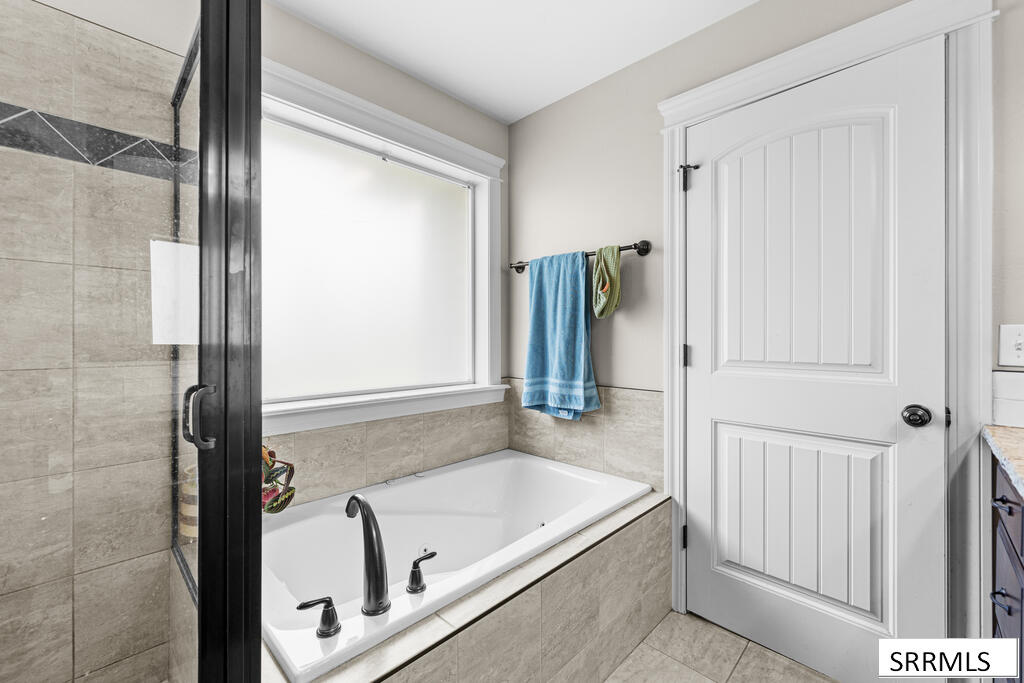 4041 E 235 N Property Photo 28