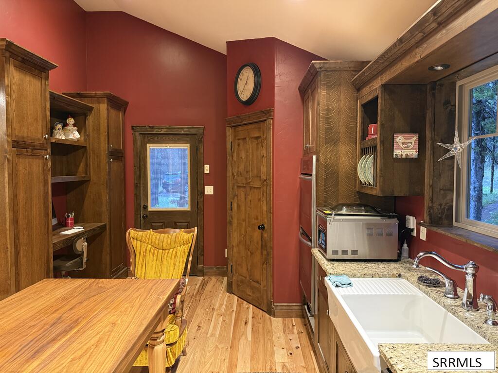 4108 Strong Avenue Property Photo 14