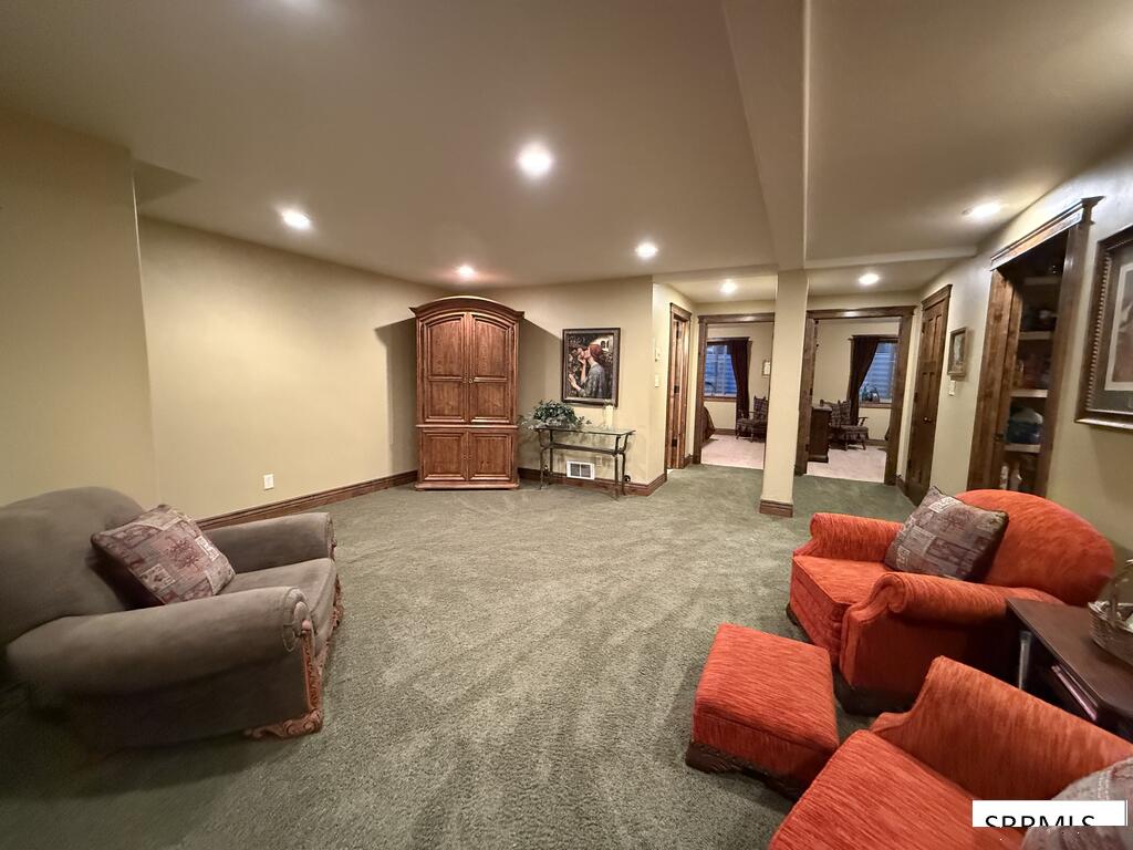 4108 Strong Avenue Property Photo 49