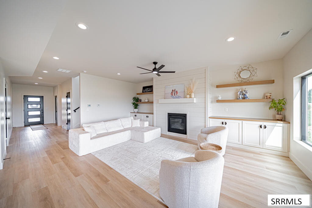 4034 E 537 N Property Photo 7