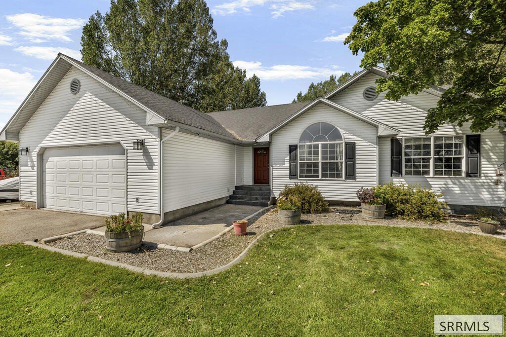 235 N 4135 E Property Photo 2