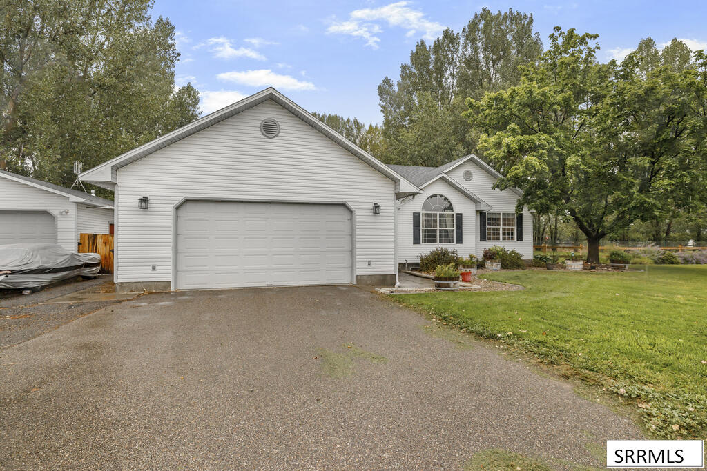 235 N 4135 E Property Photo 56