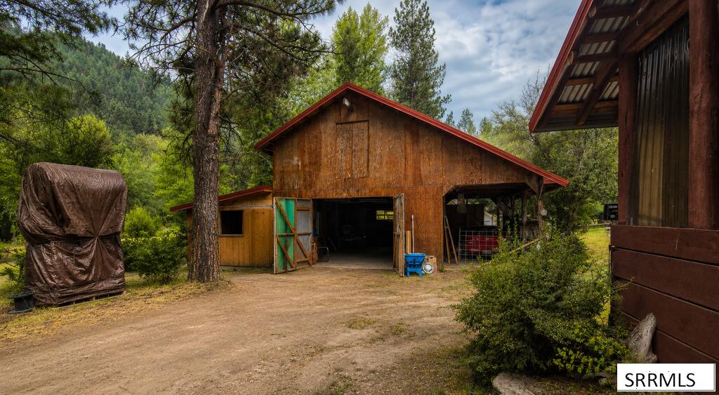 3032 N Hwy 93 Property Photo 3