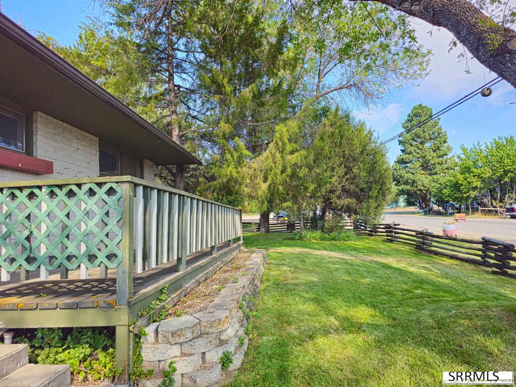 506 Courthouse Drive Property Photo 3