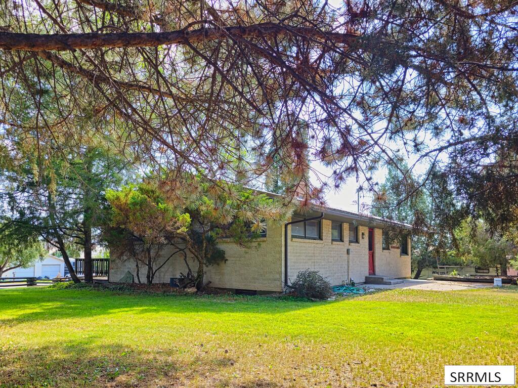 506 Courthouse Drive Property Photo 5
